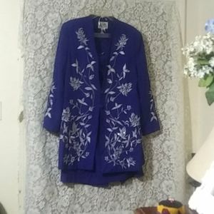 This is a beautiful blue 2piece